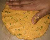 भाजणीचे थालीपीठ (thalipeeth recipe in marathi) रेसिपी स्टेप 3 फोटो 