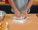 Foto langkah ke 9 dari resep Donut mochi viral!.