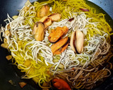 Foto del paso 3 de la receta: Mix de spaghetti con anguriñas de surimi y mejillones