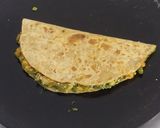 A picture of step 4 of Roti Sandwich.