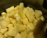 Foto del paso 1 de la receta: Ensalada de papa, huevo, zanahoria y atún