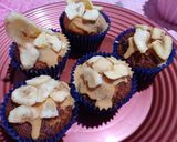 Foto del paso 4 de la receta: Cup cake de banana con corazón de dulce de leche y chips de chocolate (opción 2)