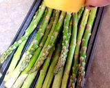 A picture of step 1 of My Grilled Asparagus. 😁.