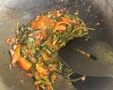 Foto langkah ke 2 dari resep Cah Kangkung Udang Rebon.