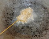 Foto langkah ke 4 dari resep Sate Sosis Gulung Mie.