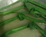 Foto langkah ke 1 dari resep Sirup Cocopandan Homemade.