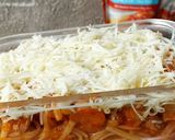 Foto langkah ke 5 dari resep Fettuccine Bolognese Keju Panggang.