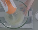 A picture of step 6 of Banana Chiffon Cake.