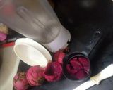 A picture of step 1 of Detoxify dragon fruit pop sticks.