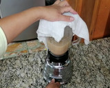 Foto del paso 4 de la receta: Enfrijoladas con hoja de aguacate