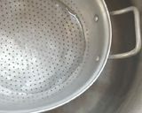 A picture of step 7 of Steam sponge cake.