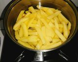Foto langkah ke 2 dari resep French fries anti gagal.
