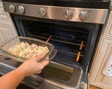 A picture of step 3 of Pesto mozzarella chicken.