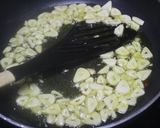 Foto del paso 3 de la receta Chipirones y mejillones al ajillo