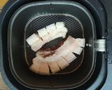 รูปขั้นตอนการทำที่ 3 ของ หมูกรอบรีดน้ำมัน (airfryer)⭐