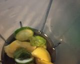 A picture of step 2 of Apple and Cucumber Juice.