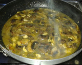 Foto del paso 4 de la receta: Champiñones y alcachofas al ajillo en salsa de azafrán