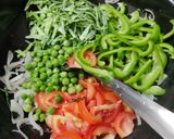 A picture of step 2 of Veggie Noodles !!.