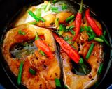 Hình bước làm 2 của món Cá hú kho tộ