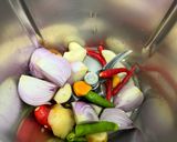 Gambar langkah 3 resipi Lokan Masak Lemak Berempah.