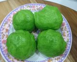 Hình bước làm 2 của món Bánh dẻo nhân đậu xanh lá dứa