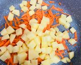 Foto del paso 1 de la receta: Arroz Pregraneado con papas