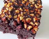 A picture of step 8 of Wet Hazelnut Cake.