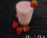 A picture of step 4 of Strawberry Lassi.