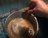 Foto del paso 4 de la receta: Cinta de lomo de cerdo con salsa de cebolla y almendras en olla