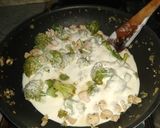 Foto del paso 4 de la receta: Pasta con crema, brócoli y pollo 🥦🍗