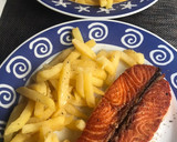 Foto del paso 5 de la receta: Salmón a la plancha con patatas