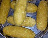 A picture of step 2 of Dudhi na muthiya.