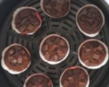 Foto langkah ke 4 dari resep Choco Banana Muffin - Muffin Coklat Pisang.