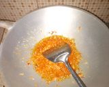 Foto langkah ke 4 dari resep Sawi gulung isi ayam saos pedas.
