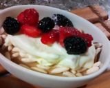 Foto del paso 5 de la receta: Postre con cremas frescas y frutos rojos 🍧✧