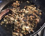 Une image de l'étape 7 de Champignons farcis anchois parmesan et câpres italiennes.