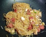 Foto langkah ke 3 dari resep 91. Bihun Goreng Sosis dan Ayam.