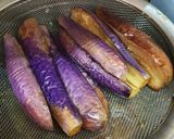 Foto langkah ke 1 dari resep Terong Kuah Santan.
