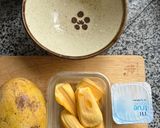 Hình bước làm 1 của món Sữa Chua Dầm Mít Chín, Xoài & Granola