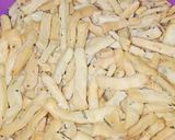 Foto langkah ke 2 dari resep Stik Bawang Renyah & Simple.
