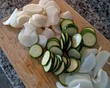 Foto del paso 1 de la receta: Tortilla de papas y calabacín