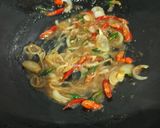 Foto langkah ke 6 dari resep Ayam Goreng Saus Tiram.