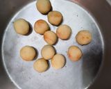 A picture of step 6 of Suji ke gulabjamun.