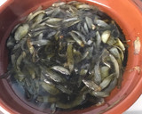 Foto del paso 3 de la receta: Chipirones negros encebollados