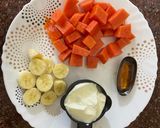 A picture of step 1 of Papaya Smoothie.