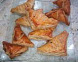 صورة لخطوة 4 من وصفة مملحات بالعجينة المورقة 😋😋👍👍