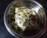 A picture of step 2 of Radish bhurji.