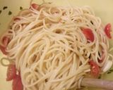 A picture of step 2 of Spaghetti with fresh tomatoes and basil.