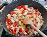 Une image de l'étape 12 de Tajine de poulet aux légumes et pruneaux.