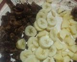 A picture of step 10 of Cake and fruit custard.